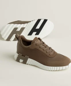 bouncing sneaker