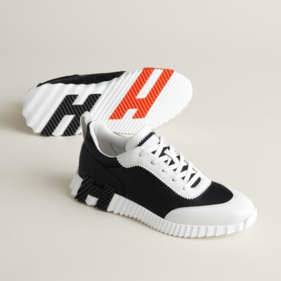 bouncing-sneaker