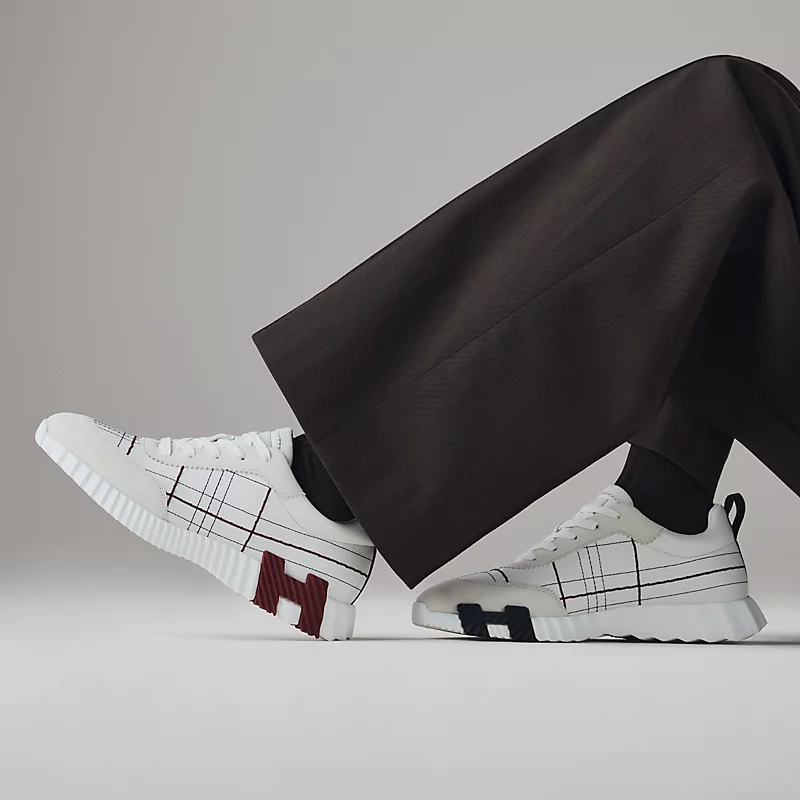 bouncing-sneaker--252886ZH90-worn-2-0-0-800-800_g